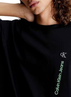 T-Shirt Calvin Klein Vertical Institutional Schwarz