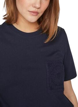 T-Shirt Vila Visybil Crochet Dunkelblau für Damen.