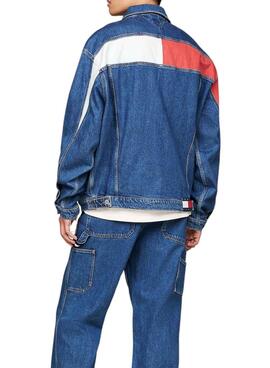 Truckerjacke Tommy Jeans Aiden Oversize in blauem Denim für Herren.