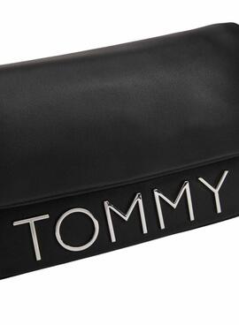 Handtasche Tommy Hilfiger Bold Elongated Flap in Schwarz für Damen