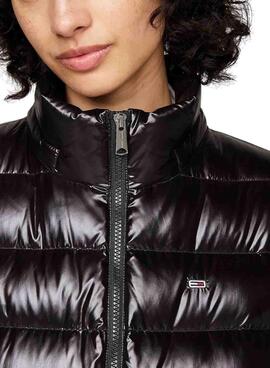 Jacke Tommy Jeans glänzend gesteppte schwarz mit Kapuze für damen