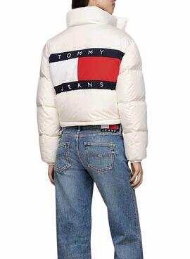 Puffermantel Tommy Jeans Alaska Flaggenrücken weiß für damen