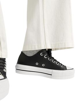 561681C Chuck Taylor All Star Leather Platfor