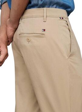 Hose Tommy Hilfiger Denton beige für Herren.