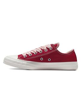 Rote Converse Chuck Taylor Turnschuhe für Damen.