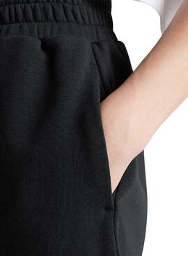Kurze Converse Star Chevron Schwarze Shorts für Frauen.