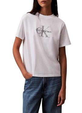T-Shirt Calvin Klein Jeans Hero weiß für Damen.
