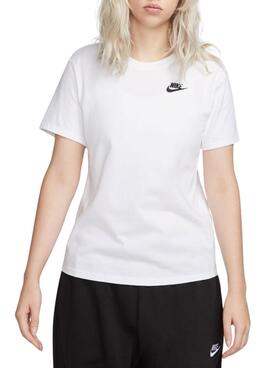 T-Shirt Nike Club Essential in Weiß für Frauen