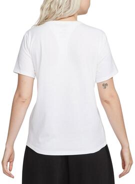 T-Shirt Nike Club Essential in Weiß für Frauen
