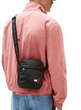 Umhängetasche Tommy Jeans Essential in Schwarz für Herren.