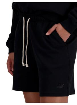 Kurze schwarze New Balance Athletics Shorts für Damen.