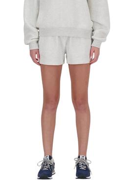 Kurze Sporthose von New Balance in Grau für Damen.