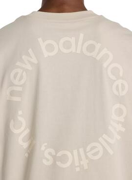 T-Shirt New Balance mit kreisförmigem Logo in Beige für Herren.