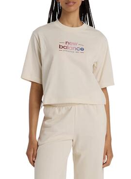 T-Shirt New Balance in Beige für Frauen neu interpretiert