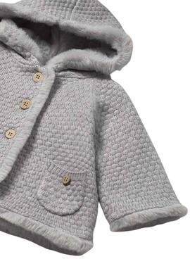 Jacke Mayoral Strickjacke mit grauem Pelz für Baby.