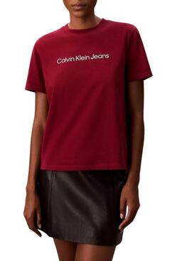 T-shirt Calvin Klein Jeans Institutional Logo in weinrot für Frauen