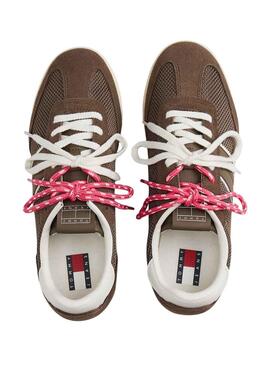 Tommy Jeans Sneakers mit doppeltem braunem Schnürsenkel für Damen.