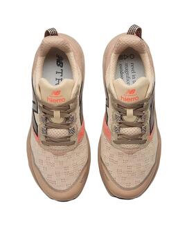 Turnschuhe New Balance Fresh Foam X Hierro v9 in Beige für Herren.