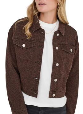 Jeansjacke Only Anlie mit Leopardenmuster in Weinrot.