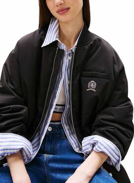 Bomber Tommy Jeans Longline schwarz für Damen.