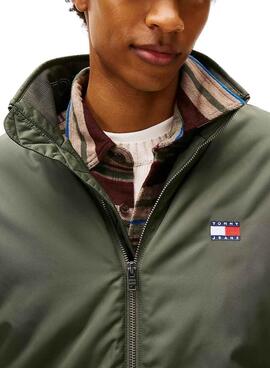 Tommy Jeans Essential gepolsterte grüne Jacke für Herren