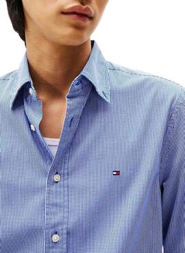 Hemd von Tommy Hilfiger mit blauem karierten Muster für Herren.