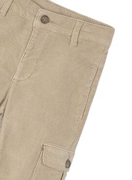 Cargohose von Mayoral aus beige Cord für Jungen.