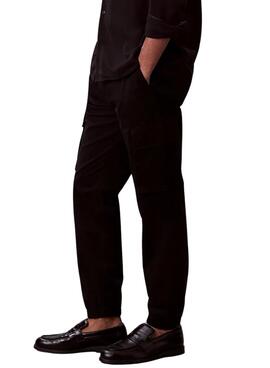 Schwarze Calvin Klein Jeans Cargo-Hose für Herren.