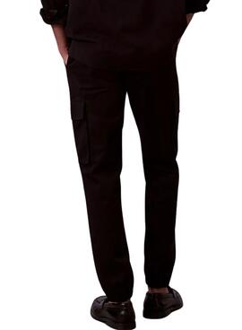 Schwarze Calvin Klein Jeans Cargo-Hose für Herren.