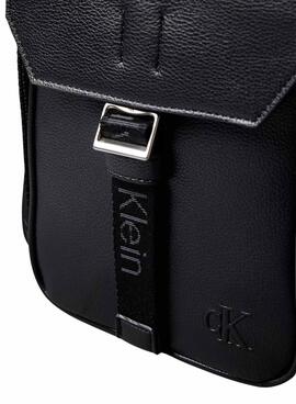 Tasche Calvin Klein Reporter Cargo mit Klappe in Schwarz für Herren