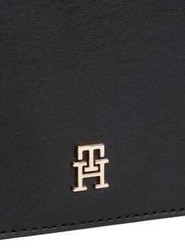Brieftasche Tommy Hilfiger Icon mit Umschlag und Riemen in Schwarz für Damen.