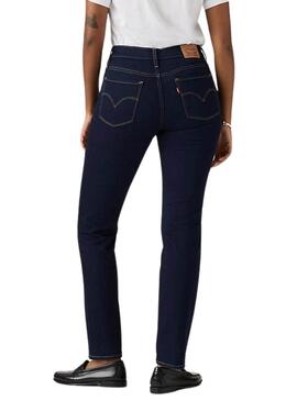 Dunkle Levis 314 Shaping Straight Jeans für Damen.