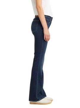 Jeans Levis 726 mit hoher Taille und ausgestelltem Bein in Blau für Damen.