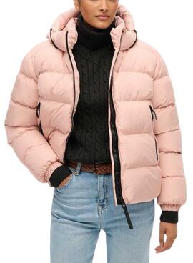 Gefütterte Superdry Kapuzen-Sport-Pufferjacke in Rosa für Damen.