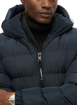 Gepolsterte Jacke Superdry Hooded Sports Puffer in Marineblau für Herren.