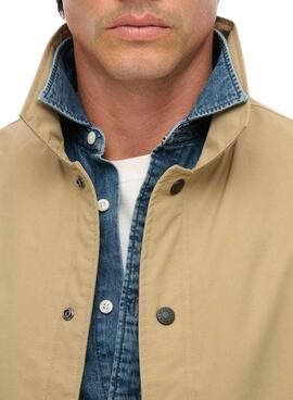 Superdry Nylon Coach Jacke in Kamel für Herren.