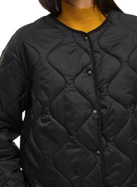 Gepolsterte Jacke von Vila Vidune in Schwarz für Damen.