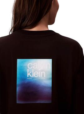 T-Shirt Calvin Klein Jeans Satin Ombre Graphic schwarz für Damen
