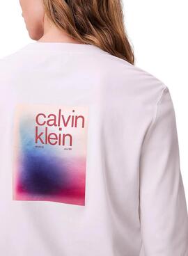T-Shirt Calvin Klein Jeans Satin Ombre Graphic weiß für Damen
