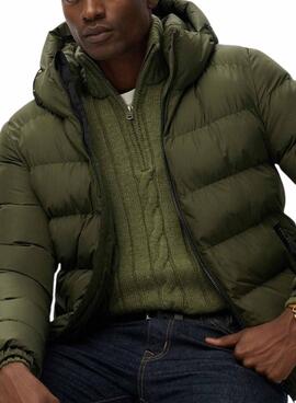 Sportliche gesteppte Superdry Kapuzenjacke mit grünem Puffer für Herren.
