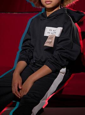 Jogginganzug Mayoral mit schwarzen Streifen für Mädchen.