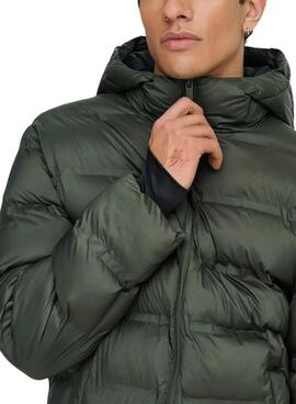 Gepolsterter Mantel Only and Sons Union mit grüner Kapuze für Herren.