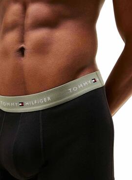 Pack 3 Tommy Hilfiger Trunk Unterhosen mit schwarzen Logo-Bund für Herren.