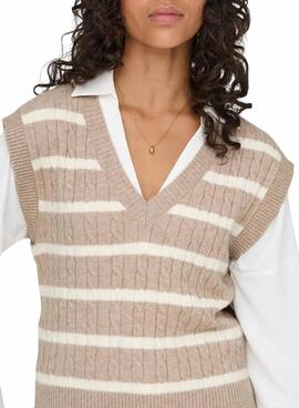 Gestreiftes, kastanienbraunes Only Katia-Weste für Damen.