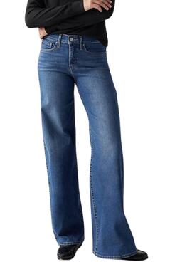Levis 318 mittelblaue Damenjeans.