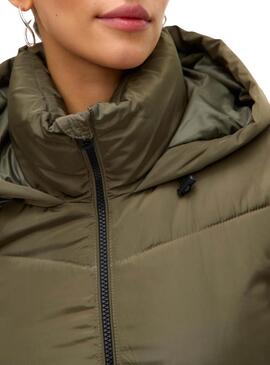 Steppmantel Vila Halsey in Grün für Damen.