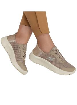 Skechers Go Walk beige Turnschuhe für Damen.