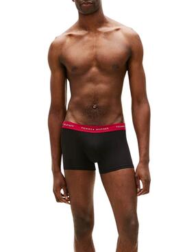 Drei Tommy Hilfiger Trunk Signature Boxershorts Pack Schwarz mit mehrfarbigem Bund für Herren.