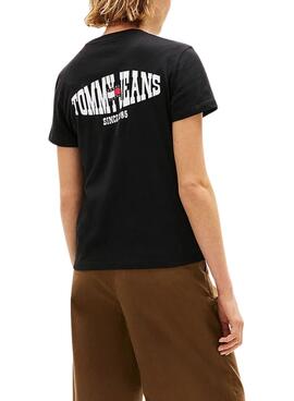Tommy Jeans Wavy Flag T-Shirt schwarz für Damen.