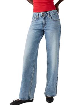 Jeans Levis Superlow Loose in hellblau für Damen.